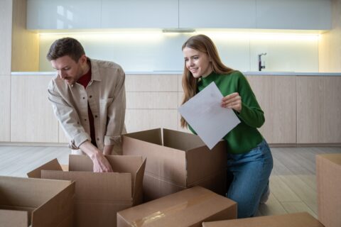 Couple packing